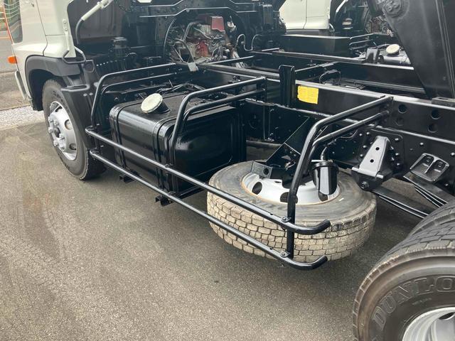 ヒノレンジャー 　４．０ｔダンプ　電動コボレーン付　６ＭＴ　後輪ダブル　キーレスエントリー　電動格納ミラー　アルミホイール　エアコン　パワーウィンドウ　運転席エアバッグ（22枚目）