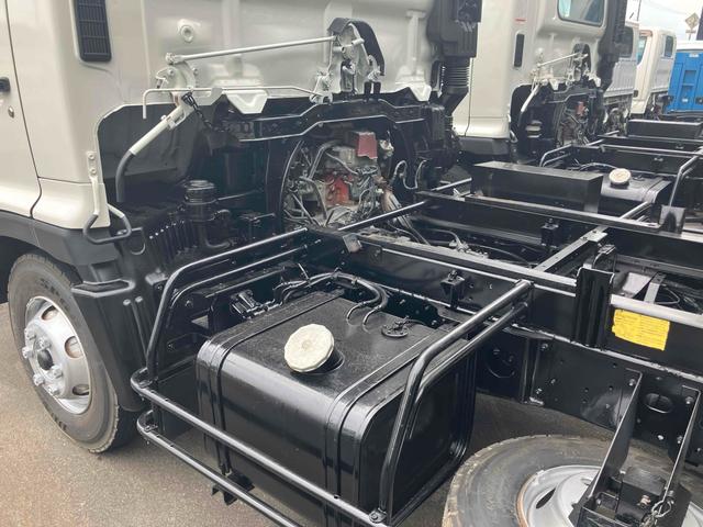 ヒノレンジャー 　４．０ｔダンプ　電動コボレーン付　６ＭＴ　後輪ダブル　キーレスエントリー　電動格納ミラー　アルミホイール　エアコン　パワーウィンドウ　運転席エアバッグ（25枚目）