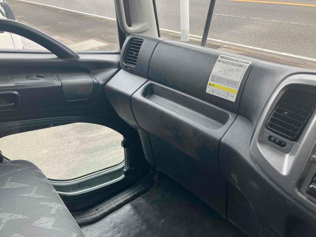 ヒノレンジャー 　４．０ｔダンプ　電動コボレーン付　６ＭＴ　後輪ダブル　キーレスエントリー　電動格納ミラー　アルミホイール　エアコン　パワーウィンドウ　運転席エアバッグ（35枚目）