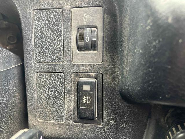 ヒノレンジャー 　４．０ｔダンプ　電動コボレーン付　６ＭＴ　後輪ダブル　キーレスエントリー　電動格納ミラー　アルミホイール　エアコン　パワーウィンドウ　運転席エアバッグ（46枚目）