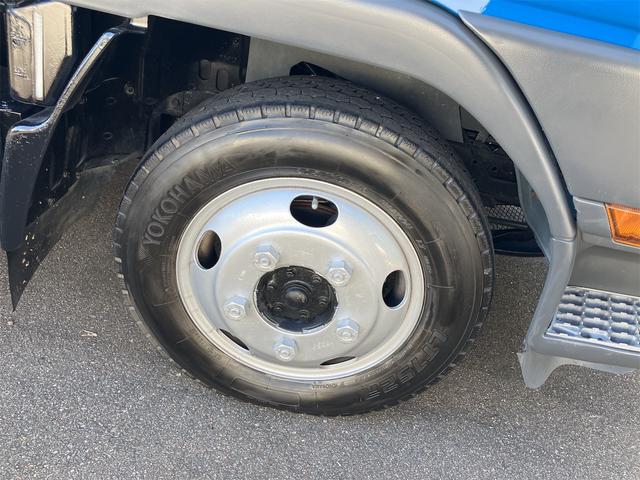 キャンター ダンプ　２．０ｔ深底ダンプステン張り　観音開き　４ＷＤ　トラック　ＭＴ　後輪ダブル　ＥＴＣ　エアコン　パワーウィンドウ　運転席エアバッグ（12枚目）