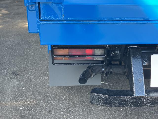 キャンター ダンプ　２．０ｔ深底ダンプステン張り　観音開き　４ＷＤ　トラック　ＭＴ　後輪ダブル　ＥＴＣ　エアコン　パワーウィンドウ　運転席エアバッグ（16枚目）