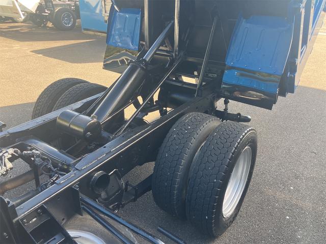 キャンター ダンプ　２．０ｔ深底ダンプステン張り　観音開き　４ＷＤ　トラック　ＭＴ　後輪ダブル　ＥＴＣ　エアコン　パワーウィンドウ　運転席エアバッグ（28枚目）