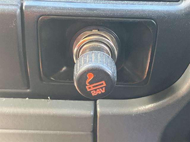 キャンター ダンプ　２．０ｔ深底ダンプステン張り　観音開き　４ＷＤ　トラック　ＭＴ　後輪ダブル　ＥＴＣ　エアコン　パワーウィンドウ　運転席エアバッグ（35枚目）