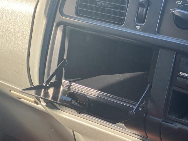 キャンター ダンプ　２．０ｔ深底ダンプステン張り　観音開き　４ＷＤ　トラック　ＭＴ　後輪ダブル　ＥＴＣ　エアコン　パワーウィンドウ　運転席エアバッグ（37枚目）