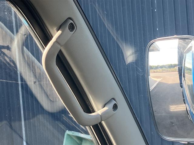 キャンター ダンプ　２．０ｔ深底ダンプステン張り　観音開き　４ＷＤ　トラック　ＭＴ　後輪ダブル　ＥＴＣ　エアコン　パワーウィンドウ　運転席エアバッグ（40枚目）