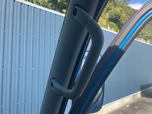 キャンター ダンプ　２．０ｔ深底ダンプステン張り　観音開き　４ＷＤ　トラック　ＭＴ　後輪ダブル　ＥＴＣ　エアコン　パワーウィンドウ　運転席エアバッグ（45枚目）