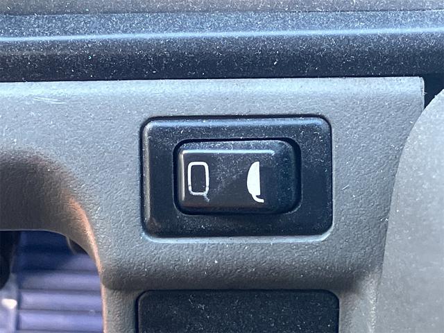 キャンター ダンプ　２．０ｔ深底ダンプステン張り　観音開き　４ＷＤ　トラック　ＭＴ　後輪ダブル　ＥＴＣ　エアコン　パワーウィンドウ　運転席エアバッグ（49枚目）