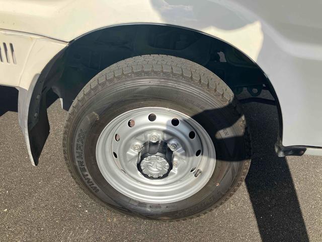 ボンゴトラック ワイドローＧＬ　４ＷＤ　トラック　ＭＴ　後輪ダブル　パワーステアリング　積載量１．０ｔ・マニュアル車・走行距離４８０００ｋｍ（12枚目）