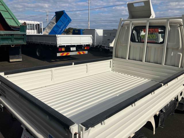 ボンゴトラック ワイドローＧＬ　４ＷＤ　トラック　ＭＴ　後輪ダブル　パワーステアリング　積載量１．０ｔ・マニュアル車・走行距離４８０００ｋｍ（30枚目）