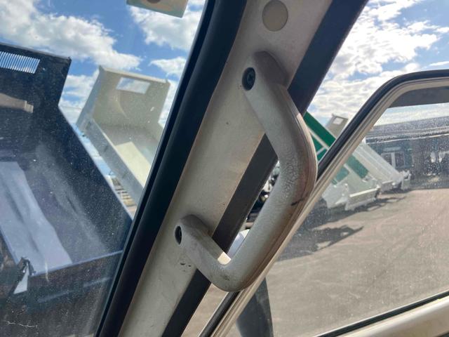 ボンゴトラック ワイドローＧＬ　４ＷＤ　トラック　ＭＴ　後輪ダブル　パワーステアリング　積載量１．０ｔ・マニュアル車・走行距離４８０００ｋｍ（45枚目）