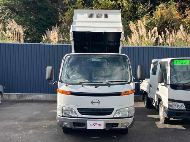 デュトロ 　２ｔダンプ　トラック　ダンプ　ＭＴ　後輪ダブル　エアコン　パワーウィンドウ　パワーステアリング　運転席エアバッグ（2枚目）