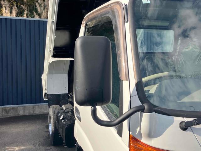 デュトロ 　２ｔダンプ　トラック　ダンプ　ＭＴ　後輪ダブル　エアコン　パワーウィンドウ　パワーステアリング　運転席エアバッグ（8枚目）