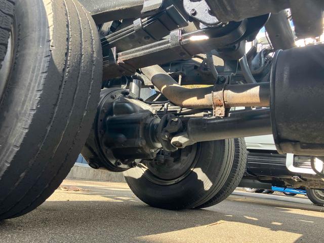 デュトロ 　２ｔダンプ　トラック　ダンプ　ＭＴ　後輪ダブル　エアコン　パワーウィンドウ　パワーステアリング　運転席エアバッグ（16枚目）