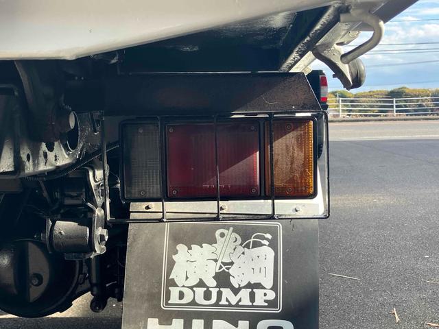 デュトロ 　２ｔダンプ　トラック　ダンプ　ＭＴ　後輪ダブル　エアコン　パワーウィンドウ　パワーステアリング　運転席エアバッグ（29枚目）