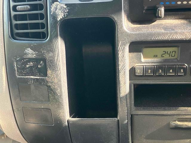 デュトロ 　２ｔダンプ　トラック　ダンプ　ＭＴ　後輪ダブル　エアコン　パワーウィンドウ　パワーステアリング　運転席エアバッグ（40枚目）