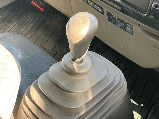 デュトロ 　２ｔダンプ　トラック　ダンプ　ＭＴ　後輪ダブル　エアコン　パワーウィンドウ　パワーステアリング　運転席エアバッグ（41枚目）