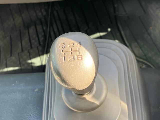 デュトロ 　２ｔダンプ　トラック　ダンプ　ＭＴ　後輪ダブル　エアコン　パワーウィンドウ　パワーステアリング　運転席エアバッグ（42枚目）