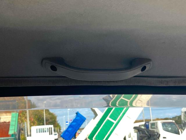 デュトロ 　２ｔダンプ　トラック　ダンプ　ＭＴ　後輪ダブル　エアコン　パワーウィンドウ　パワーステアリング　運転席エアバッグ（46枚目）