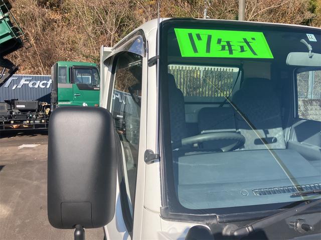タイタントラック その他　２ｔ　ダンプ　トラック　ＭＴ　後輪ダブル　エアコン　パワーステアリング　パワーウィンドウ　運転席エアバッグ（10枚目）