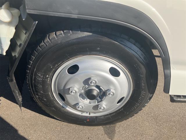 タイタントラック その他　２ｔ　ダンプ　トラック　ＭＴ　後輪ダブル　エアコン　パワーステアリング　パワーウィンドウ　運転席エアバッグ（12枚目）