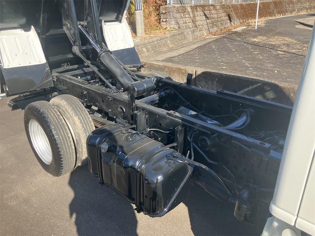 タイタントラック その他　２ｔ　ダンプ　トラック　ＭＴ　後輪ダブル　エアコン　パワーステアリング　パワーウィンドウ　運転席エアバッグ（13枚目）