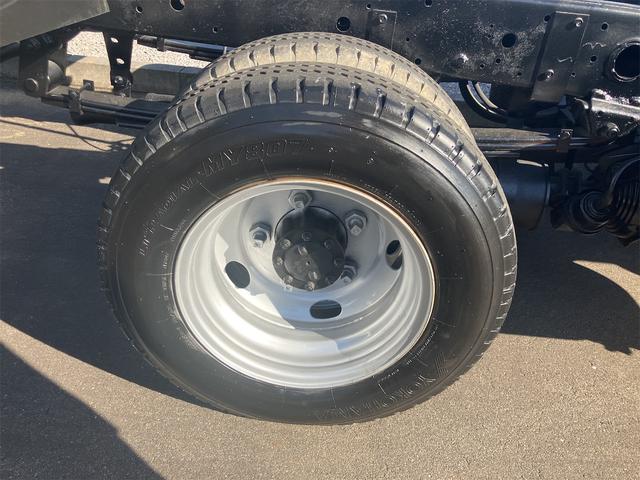 タイタントラック その他　２ｔ　ダンプ　トラック　ＭＴ　後輪ダブル　エアコン　パワーステアリング　パワーウィンドウ　運転席エアバッグ（17枚目）