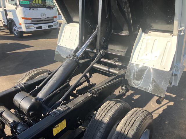 タイタントラック その他　２ｔ　ダンプ　トラック　ＭＴ　後輪ダブル　エアコン　パワーステアリング　パワーウィンドウ　運転席エアバッグ（23枚目）