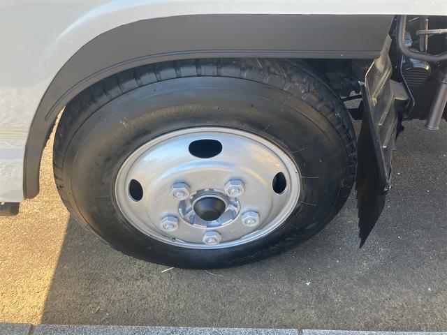 タイタントラック その他　２ｔ　ダンプ　トラック　ＭＴ　後輪ダブル　エアコン　パワーステアリング　パワーウィンドウ　運転席エアバッグ（25枚目）