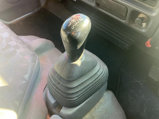 タイタントラック その他　２ｔ　ダンプ　トラック　ＭＴ　後輪ダブル　エアコン　パワーステアリング　パワーウィンドウ　運転席エアバッグ（43枚目）