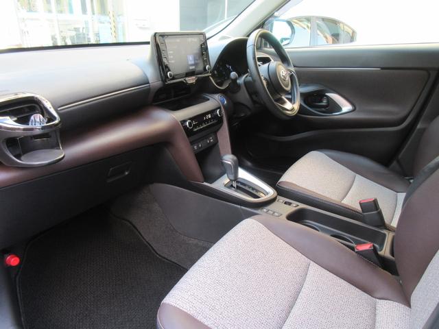 ヤリスクロス ハイブリッドZ ETC 全周囲カメラ クリアランスソナー オートクルーズコントロール レーンアシスト パワーシート 衝突被害軽減システム オートマチックハイビーム オートライト LEDヘッドランプ 電動リアゲート(40枚目)