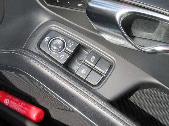 ９１１ ９１１カレラブラックエディション　ＥＴＣ　バックカメラ　ナビ　クリアランスソナー　オートクルーズコントロール　ＡＴ　ＨＩＤ　アイドリングストップ　電動格納ミラー　シートヒーター　アルミホイール　パワーシート　盗難防止システム　ＡＢＳ（12枚目）