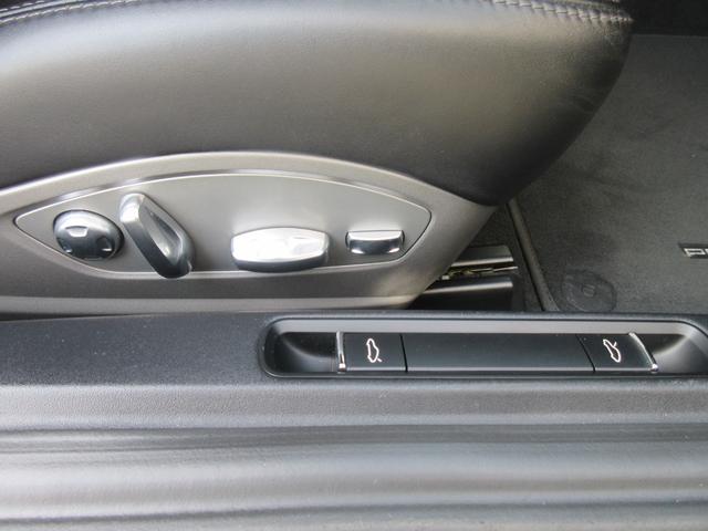 ９１１ ９１１カレラブラックエディション　ＥＴＣ　バックカメラ　ナビ　クリアランスソナー　オートクルーズコントロール　ＡＴ　ＨＩＤ　アイドリングストップ　電動格納ミラー　シートヒーター　アルミホイール　パワーシート　盗難防止システム　ＡＢＳ（17枚目）