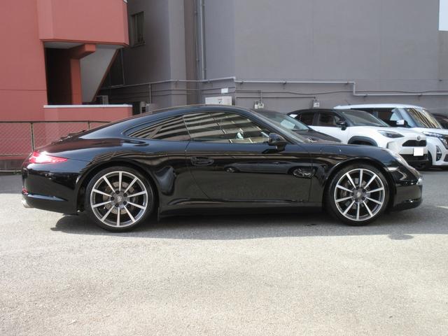 ９１１ ９１１カレラブラックエディション　ＥＴＣ　バックカメラ　ナビ　クリアランスソナー　オートクルーズコントロール　ＡＴ　ＨＩＤ　アイドリングストップ　電動格納ミラー　シートヒーター　アルミホイール　パワーシート　盗難防止システム　ＡＢＳ（27枚目）