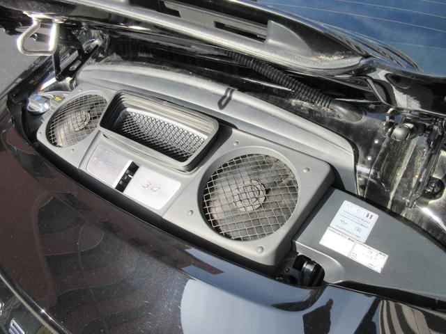 ９１１ ９１１カレラブラックエディション　ＥＴＣ　バックカメラ　ナビ　クリアランスソナー　オートクルーズコントロール　ＡＴ　ＨＩＤ　アイドリングストップ　電動格納ミラー　シートヒーター　アルミホイール　パワーシート　盗難防止システム　ＡＢＳ（32枚目）