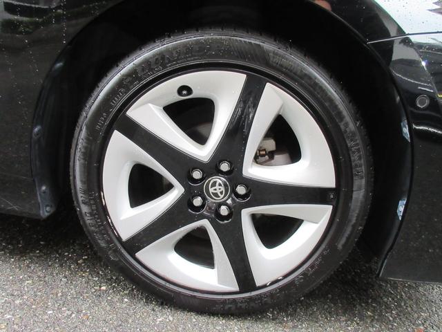 プリウス Aツーリングセレクション ETC クリアランスソナー レーンアシスト オートクルーズコントロール パークアシスト 衝突被害軽減システム バックカメラ ナビ TV アルミホイール オートマチックハイビーム オートライト(20枚目)