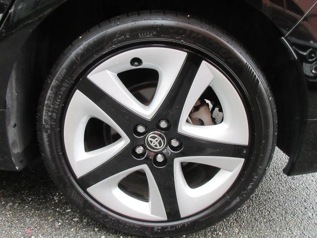 プリウス Aツーリングセレクション ETC クリアランスソナー レーンアシスト オートクルーズコントロール パークアシスト 衝突被害軽減システム バックカメラ ナビ TV アルミホイール オートマチックハイビーム オートライト(29枚目)