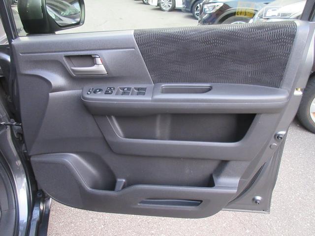 ステップワゴン Ｇ　ＥＴＣ　バックカメラ　ナビ　キーレスエントリー　アイドリングストップ　電動格納ミラー　３列シート　フルフラット　ＣＶＴ　アルミホイール　ＣＤ　ＤＶＤ再生　ＵＳＢ　記録簿　盗難防止システム（13枚目）