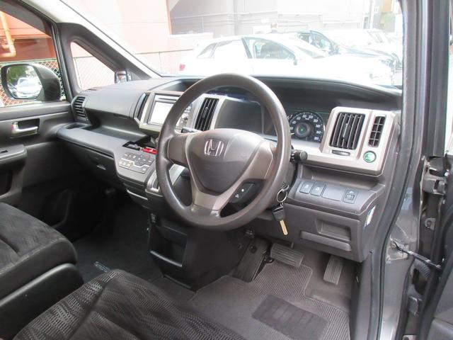 ステップワゴン Ｇ　ＥＴＣ　バックカメラ　ナビ　キーレスエントリー　アイドリングストップ　電動格納ミラー　３列シート　フルフラット　ＣＶＴ　アルミホイール　ＣＤ　ＤＶＤ再生　ＵＳＢ　記録簿　盗難防止システム（14枚目）