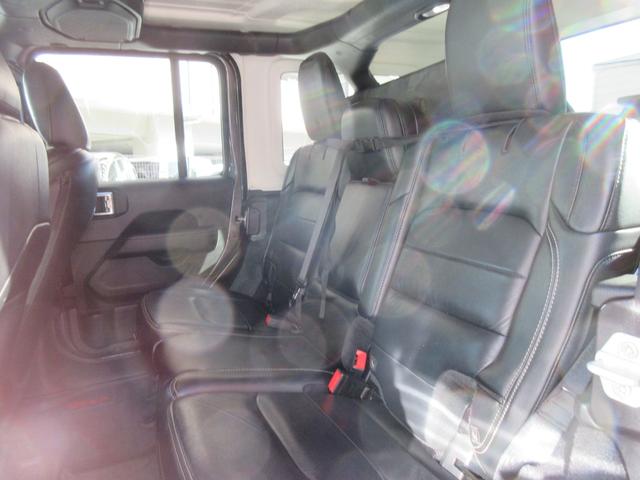 ジープ・ラングラーアンリミテッド サハラ 4WD ドライブレコーダー バックカメラ クリアランスソナー オートクルーズコントロール 衝突被害軽減システム サンルーフ ナビ TV オートライト LEDヘッドランプ アルミホイール スマートキー(23枚目)