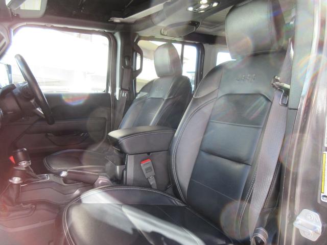 ジープ・ラングラーアンリミテッド サハラ 4WD ドライブレコーダー バックカメラ クリアランスソナー オートクルーズコントロール 衝突被害軽減システム サンルーフ ナビ TV オートライト LEDヘッドランプ アルミホイール スマートキー(27枚目)