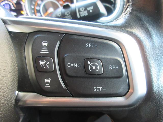 ジープ・ラングラーアンリミテッド サハラ 4WD ドライブレコーダー バックカメラ クリアランスソナー オートクルーズコントロール 衝突被害軽減システム サンルーフ ナビ TV オートライト LEDヘッドランプ アルミホイール スマートキー(34枚目)