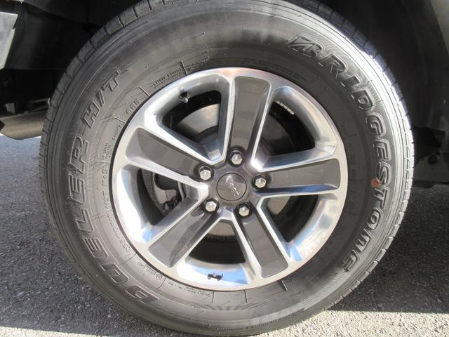 ジープ・ラングラーアンリミテッド サハラ 4WD ドライブレコーダー バックカメラ クリアランスソナー オートクルーズコントロール 衝突被害軽減システム サンルーフ ナビ TV オートライト LEDヘッドランプ アルミホイール スマートキー(42枚目)