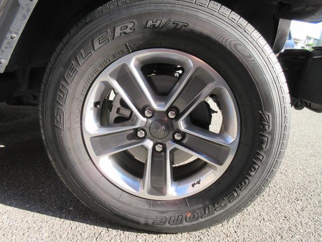 ジープ・ラングラーアンリミテッド サハラ 4WD ドライブレコーダー バックカメラ クリアランスソナー オートクルーズコントロール 衝突被害軽減システム サンルーフ ナビ TV オートライト LEDヘッドランプ アルミホイール スマートキー(43枚目)