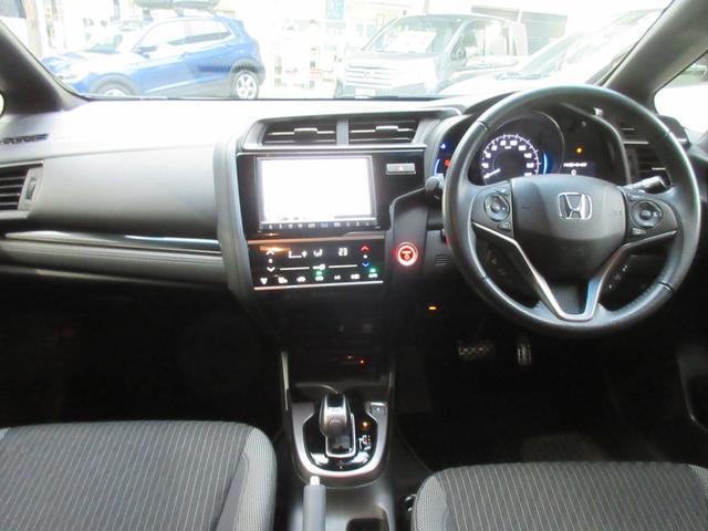 フィットハイブリッド Ｓ　ホンダセンシング　ハイブリッド　ＥＴＣ　バックカメラ　ナビ　オートクルーズコントロール　レーンアシスト　衝突被害軽減システム　ＬＥＤヘッドランプ　スマートキー　ＡＴ　盗難防止システム　衝突安全ボディ　アルミホイール（2枚目）