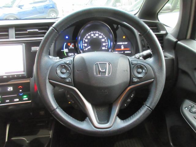 フィットハイブリッド Ｓ　ホンダセンシング　ハイブリッド　ＥＴＣ　バックカメラ　ナビ　オートクルーズコントロール　レーンアシスト　衝突被害軽減システム　ＬＥＤヘッドランプ　スマートキー　ＡＴ　盗難防止システム　衝突安全ボディ　アルミホイール（3枚目）