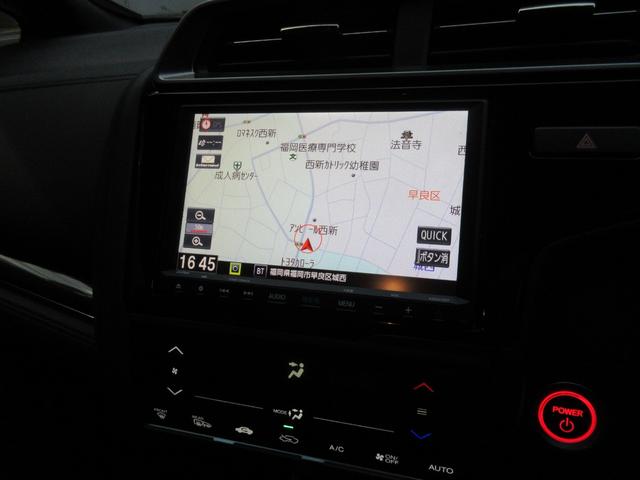 フィットハイブリッド Ｓ　ホンダセンシング　ハイブリッド　ＥＴＣ　バックカメラ　ナビ　オートクルーズコントロール　レーンアシスト　衝突被害軽減システム　ＬＥＤヘッドランプ　スマートキー　ＡＴ　盗難防止システム　衝突安全ボディ　アルミホイール（4枚目）