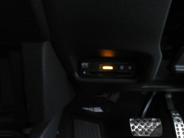 フィットハイブリッド Ｓ　ホンダセンシング　ハイブリッド　ＥＴＣ　バックカメラ　ナビ　オートクルーズコントロール　レーンアシスト　衝突被害軽減システム　ＬＥＤヘッドランプ　スマートキー　ＡＴ　盗難防止システム　衝突安全ボディ　アルミホイール（8枚目）