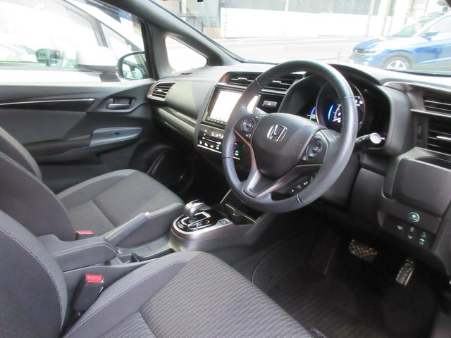 フィットハイブリッド Ｓ　ホンダセンシング　ハイブリッド　ＥＴＣ　バックカメラ　ナビ　オートクルーズコントロール　レーンアシスト　衝突被害軽減システム　ＬＥＤヘッドランプ　スマートキー　ＡＴ　盗難防止システム　衝突安全ボディ　アルミホイール（11枚目）