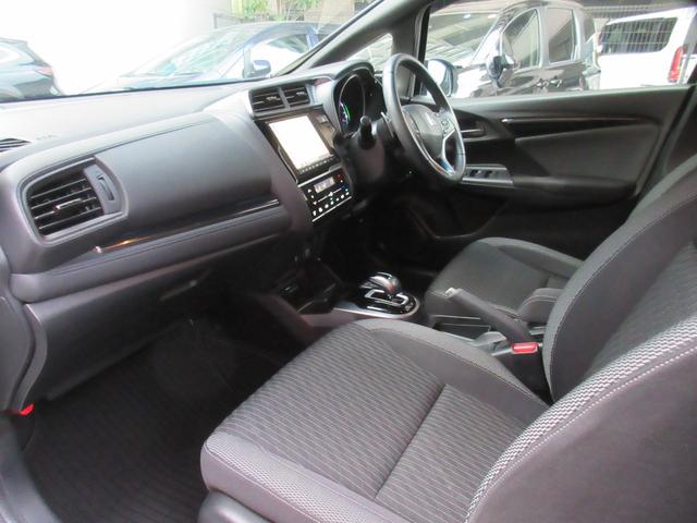 フィットハイブリッド Ｓ　ホンダセンシング　ハイブリッド　ＥＴＣ　バックカメラ　ナビ　オートクルーズコントロール　レーンアシスト　衝突被害軽減システム　ＬＥＤヘッドランプ　スマートキー　ＡＴ　盗難防止システム　衝突安全ボディ　アルミホイール（30枚目）